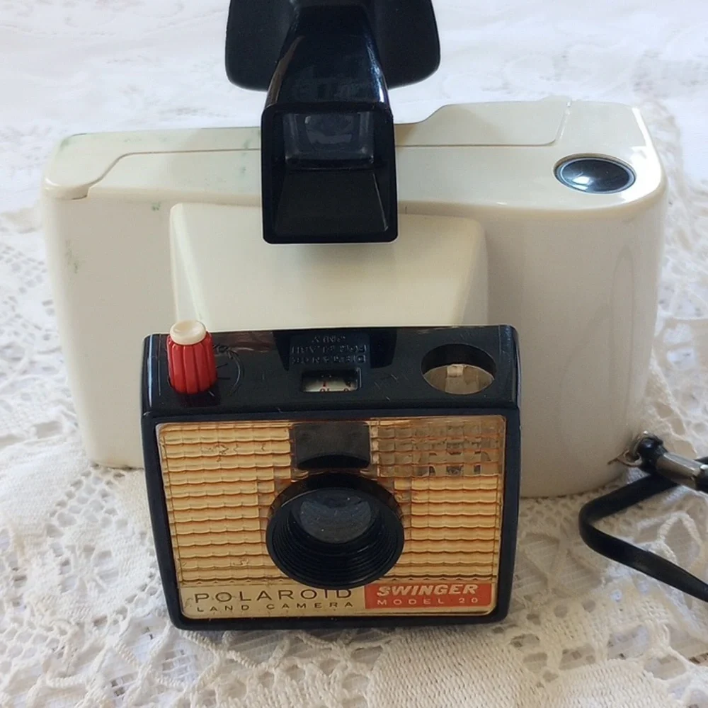 Vintage Polaroid 1960s Land Camera Swinger Model 20